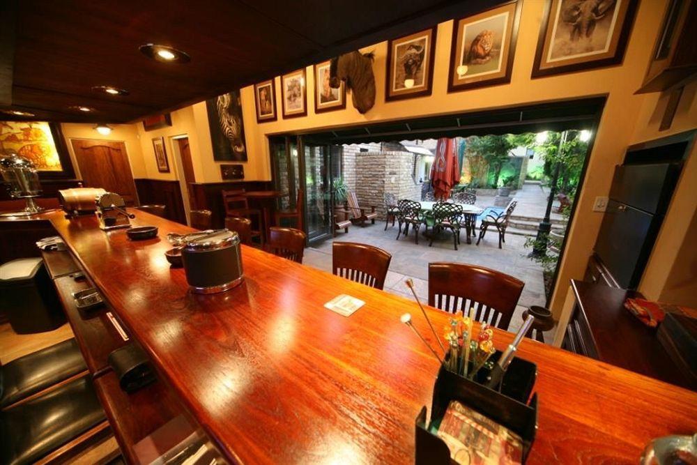 Le Cozmo Guesthouse Йоганнесбурґ Екстер'єр фото