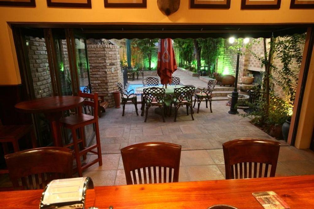 Le Cozmo Guesthouse Йоганнесбурґ Екстер'єр фото