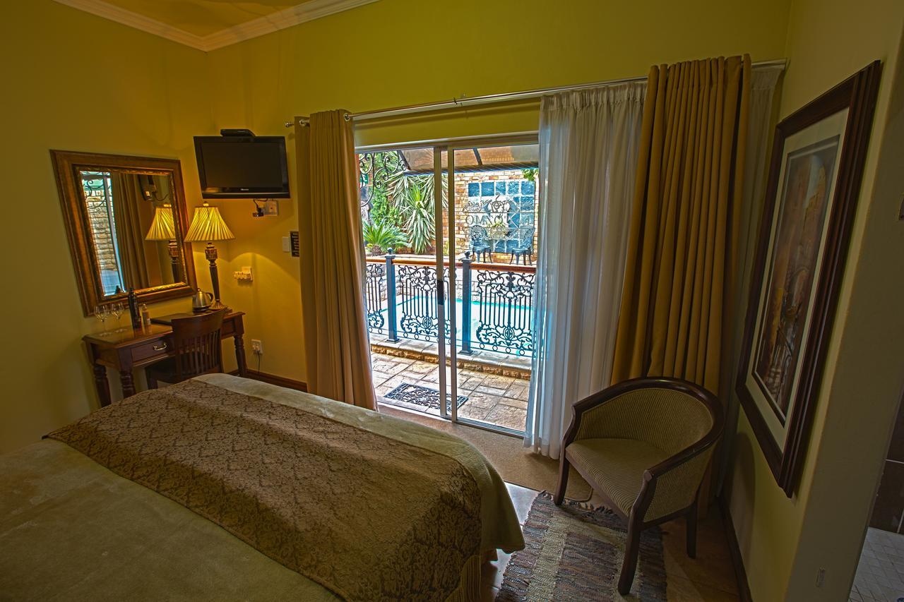 Le Cozmo Guesthouse Йоганнесбурґ Екстер'єр фото
